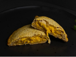 Empanada Integral de Frango e Milho 1,6 Kg