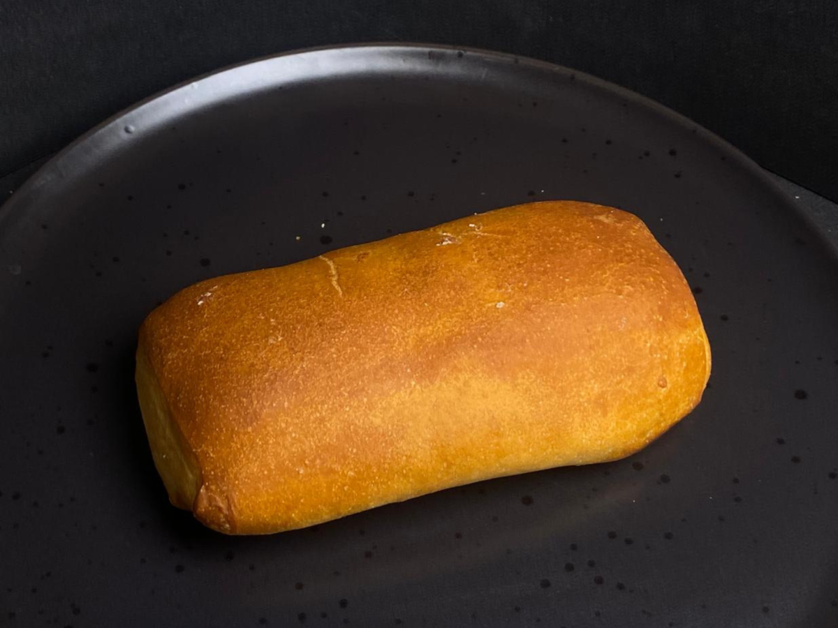 Sfiha de Salsicha com Queijo e Mostarda ( doguinho recheado) 1,45 Kg