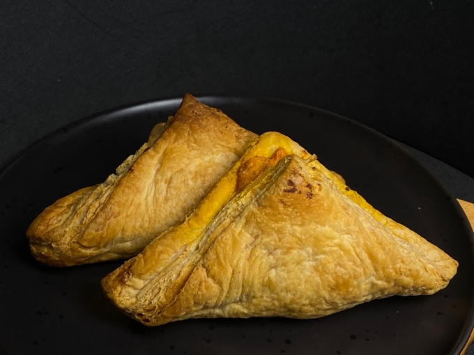 Folhado de Frango e Requeijão 1,4 Kg